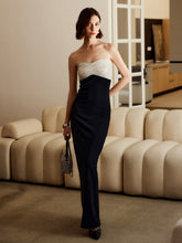 Langes Tube-Kleid mit Pailletten und Farbblock